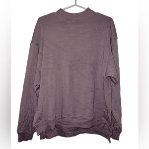 American Eagle XS oversized crew neck in dusty lilac. - EUC